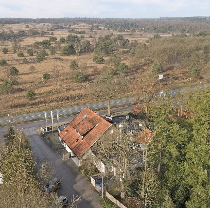Restaurant aan hei met groot terras