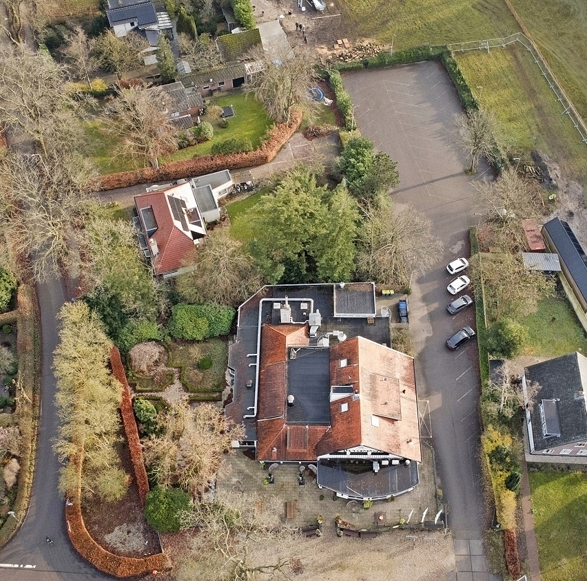 Restaurant aan hei met groot terras