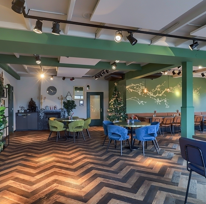 Restaurant aan hei met groot terras