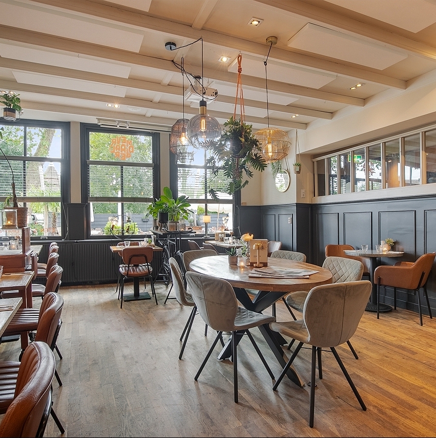 Restaurant in pittoresk dorp aan de Vecht