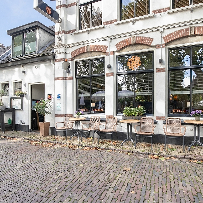 Restaurant in pittoresk dorp aan de Vecht