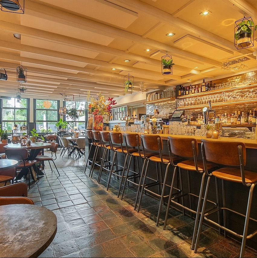 Restaurant in pittoresk dorp aan de Vecht