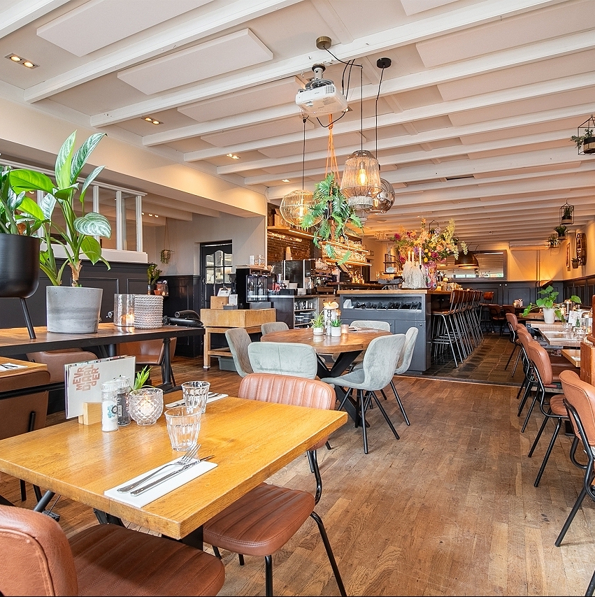 Restaurant in pittoresk dorp aan de Vecht